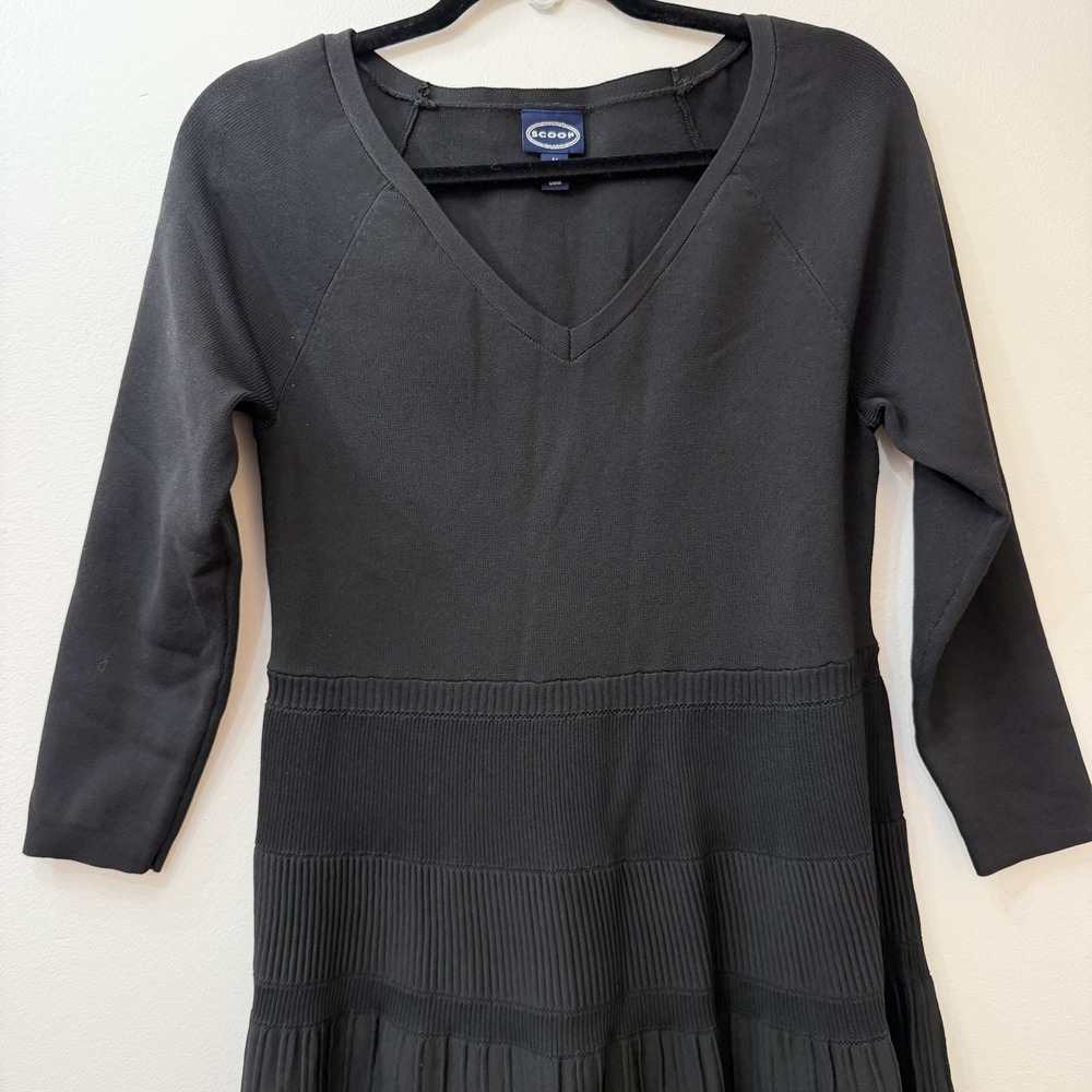 Scoop Women's Black Knit Dress M V Neck 3/4‎ Sleeve Fit & Flare Classic